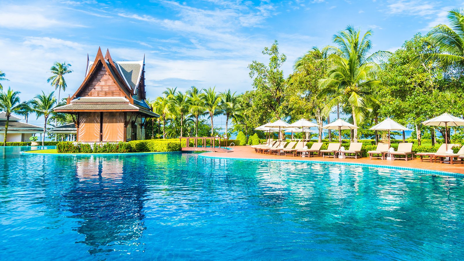 POOL CLEANING SERVICE